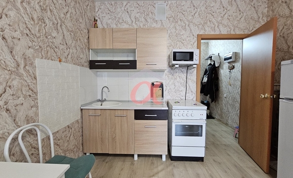 
   Продам 1-комнатную, 24.4 м², Строителей б-р, 67а

. Фото 5.