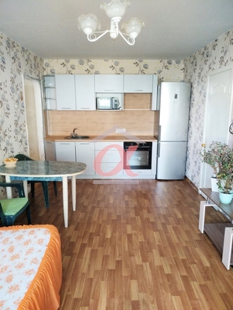 
   Продам 3-комнатную, 47 м², Строителей б-р, 27б

. Фото 2.