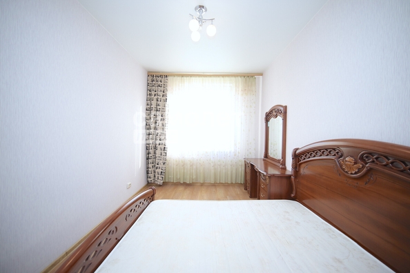 
   Продам 2-комнатную, 48.6 м², Осенний б-р, 4

. Фото 6.