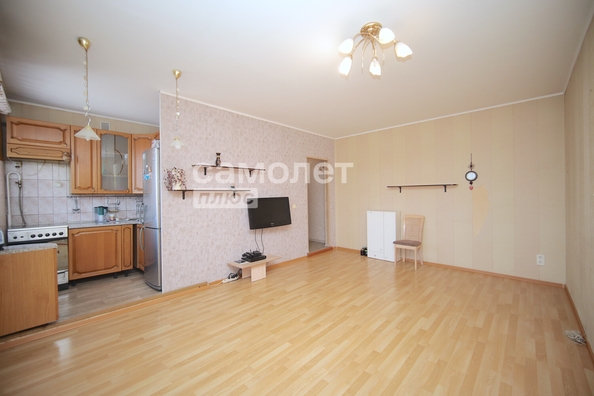 
   Продам 2-комнатную, 43.9 м², Весенняя ул, 19А

. Фото 2.