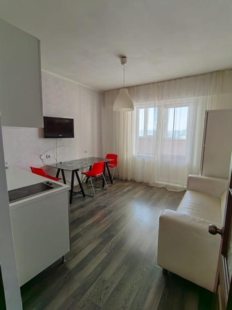 
   Продам 1-комнатную, 45 м², Запорожская  ул, 81/1

. Фото 2.