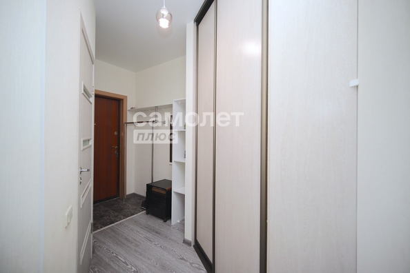 
   Продам 2-комнатную, 42.5 м², Кедровый б-р, 2

. Фото 4.