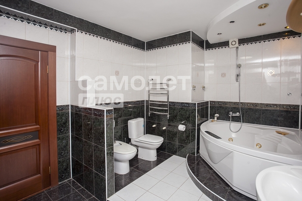 
  Продается 3-комн. квартира, 120.8 м², Строителей б-р, д. 28/1
. Фото 3.