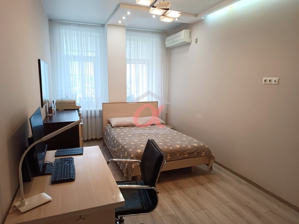 
   Продам 3-комнатную, 81 м², Гагарина ул, 52

. Фото 18.