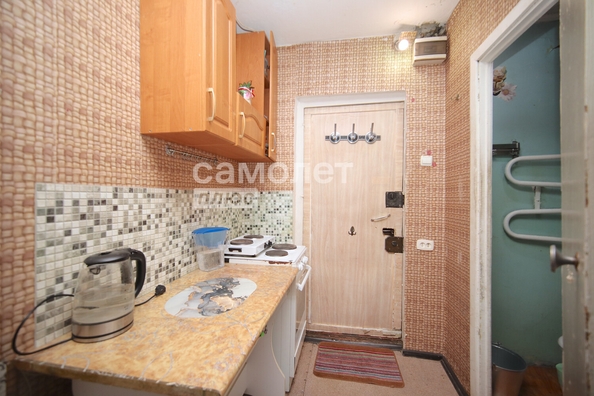
   Продам 1-комнатную, 16.5 м², Строителей б-р, 46

. Фото 4.