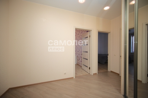 
   Продам 3-комнатную, 65.2 м², Кедровый б-р, 4

. Фото 2.
