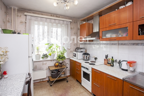 
   Продам 3-комнатную, 63 м², Химиков пр-кт, 15

. Фото 2.