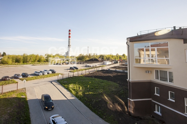 
   Продам 2-комнатную, 50 м², Строителей б-р, 71

. Фото 1.