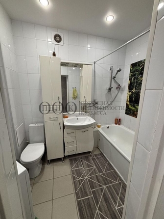 
  Продается 1-комн. квартира, 40.4 м², Дружбы ул, д. 27
. Фото 8.