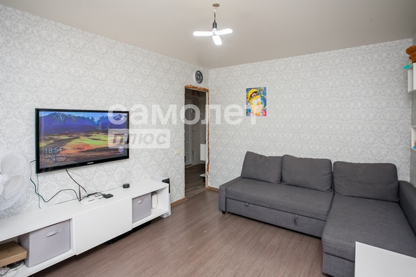 
  Продается 3-комн. квартира, 46.9 м², Строителей б-р, д. 56/2
. Фото 1.