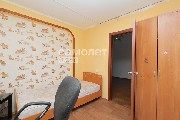 
  Продается 4-комн. квартира, 60.5 м², Строителей б-р, д. 33
. Фото 3.