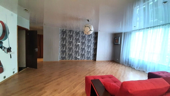 
  Сдается 3-комн. квартира, 107 м², Шахтеров  пр-кт, д. 66
. Фото 3.