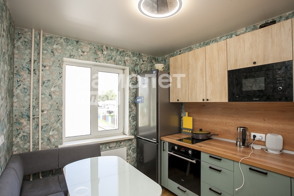 
  Продается 2-комн. квартира, 43.2 м², Суворова ул, д. 12
. Фото 9.