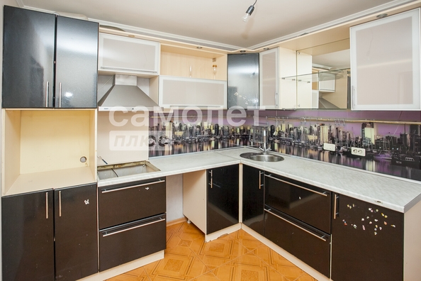 
  Продается 4-комн. квартира, 73.1 м², Свободы ул, д. 13
. Фото 1.