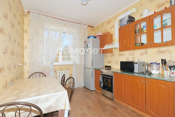 
  Продается 2-комн. квартира, 53.7 м², Ленина ул, д. 1
. Фото 2.