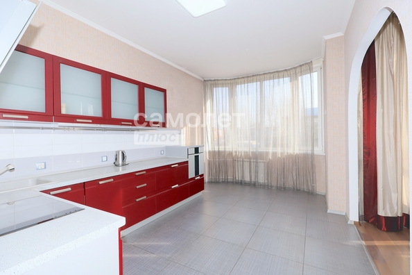 
  Продается 2-комн. квартира, 82.1 м², Соборная ул, д. 3
. Фото 4.