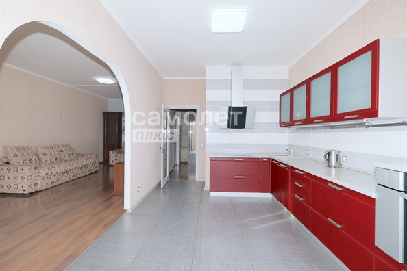 
  Продается 2-комн. квартира, 82.1 м², Соборная ул, д. 3
. Фото 7.