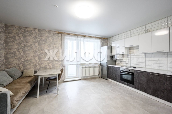 
   Продам 2-комнатную, 50.9 м², Кирова ул, 242

. Фото 1.