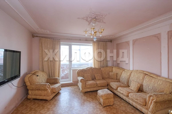 
  Продается 3-комн. квартира, 65.3 м², Есенина ул, д. 8/1
. Фото 2.
