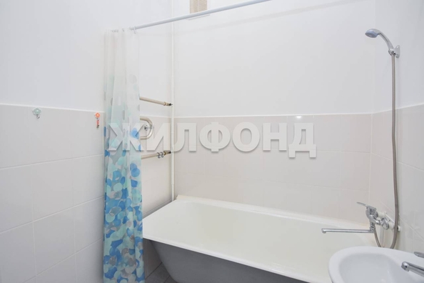 
   Продам 2-комнатную, 55.1 м², Александра Невского ул, 6

. Фото 18.