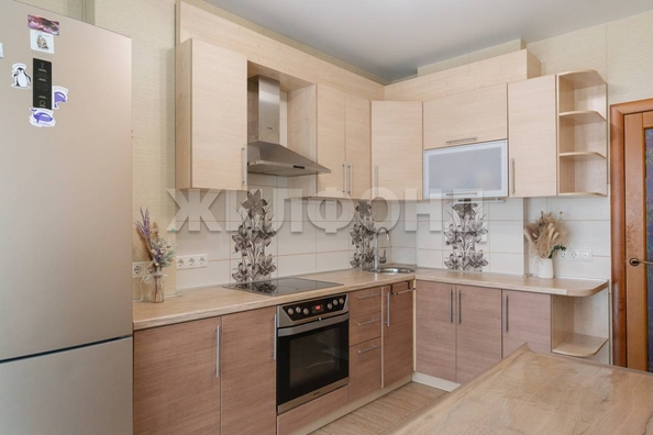 
   Продам 3-комнатную, 76.5 м², Народная ул, 77

. Фото 3.
