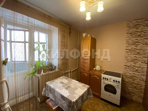 
   Продам 1-комнатную, 27.3 м², Есенина ул, 10/1

. Фото 3.