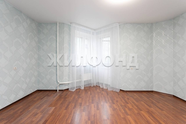 
   Продам 1-комнатную, 51.3 м², Учительская ул, 8

. Фото 2.