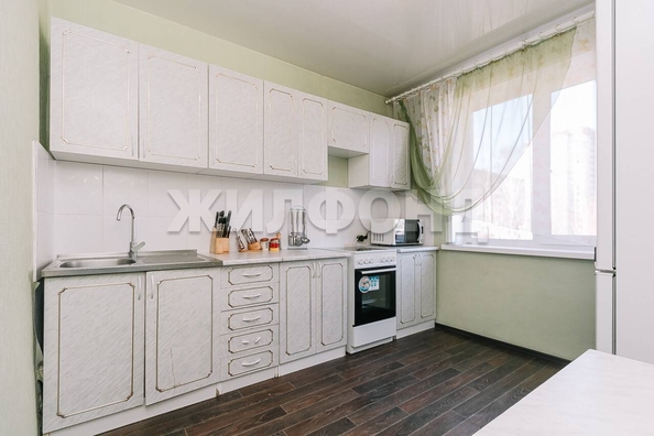 
   Продам 2-комнатную, 49.5 м², 9-й Гвардейской Дивизии ул, 4

. Фото 6.