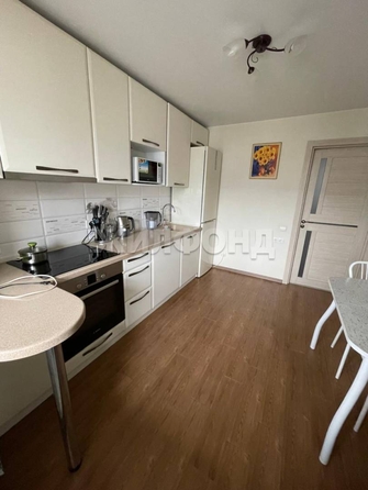 
   Продам 2-комнатную, 64.3 м², 2-я Обская ул, 69/2

. Фото 19.