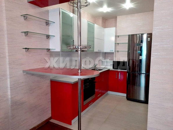
   Продам 2-комнатную, 62.2 м², Лескова ул, 29

. Фото 4.