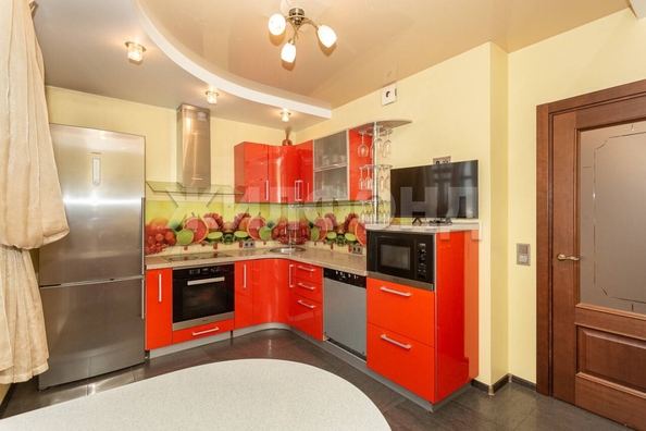 
   Продам 3-комнатную, 87.8 м², Героев Революции ул, 35

. Фото 7.