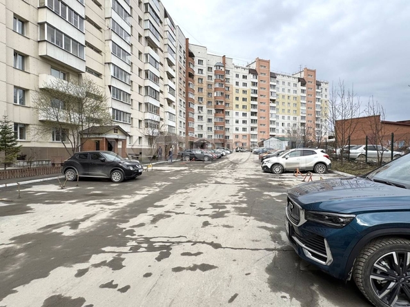 
  Продается 3-комн. квартира, 77.6 м², Волховская ул, д. 33/1
. Фото 2.