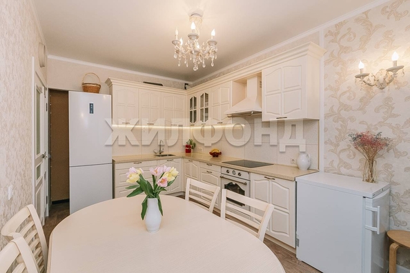 
   Продам 3-комнатную, 76.9 м², 2-й (4 мкр.) кв-л, 204/1

. Фото 1.