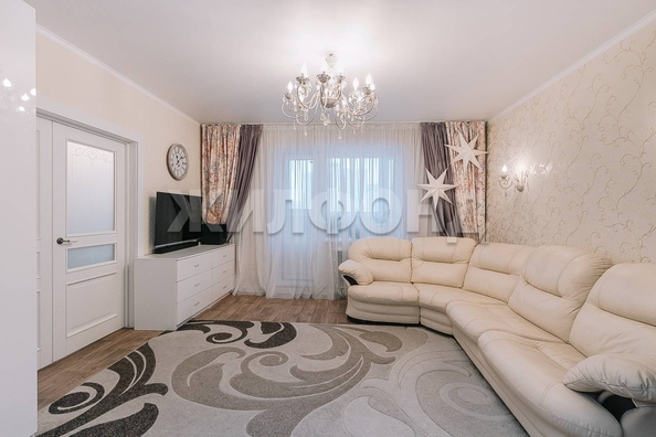 
   Продам 3-комнатную, 76.9 м², 2-й (4 мкр.) кв-л, 204/1

. Фото 4.