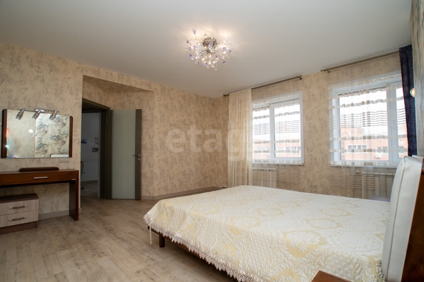 
   Продам 4-комнатную, 144.9 м², Вертковская ул, 42

. Фото 23.