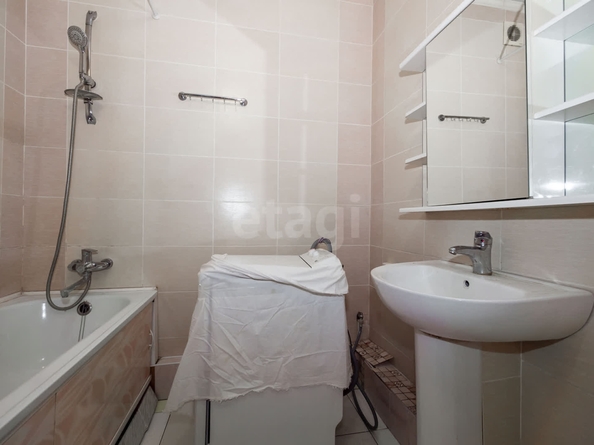 
   Продам 2-комнатную, 61.1 м², Обская ул, 50/2

. Фото 16.
