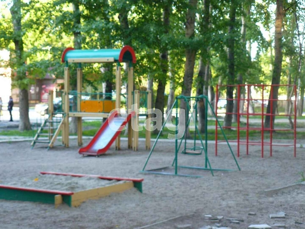 
   Продам 3-комнатную, 59.6 м², Петухова ул, 122/1

. Фото 2.