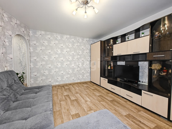 
   Продам 2-комнатную, 43.2 м², Выборная ул, 107

. Фото 2.