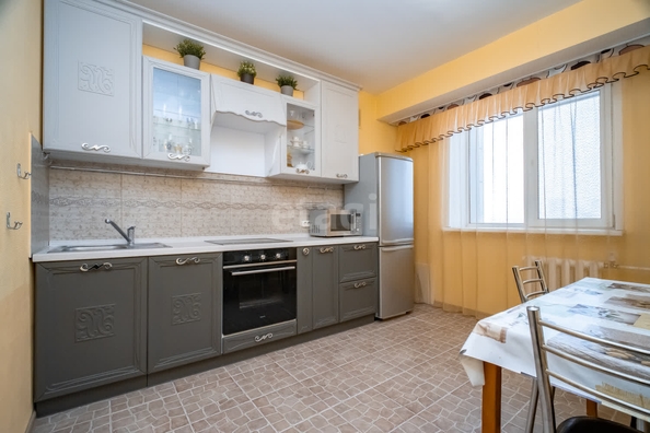 
   Продам 2-комнатную, 67.9 м², Сибревкома ул, 7/1

. Фото 1.
