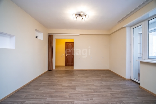 
   Продам 2-комнатную, 67.9 м², Сибревкома ул, 7/1

. Фото 5.