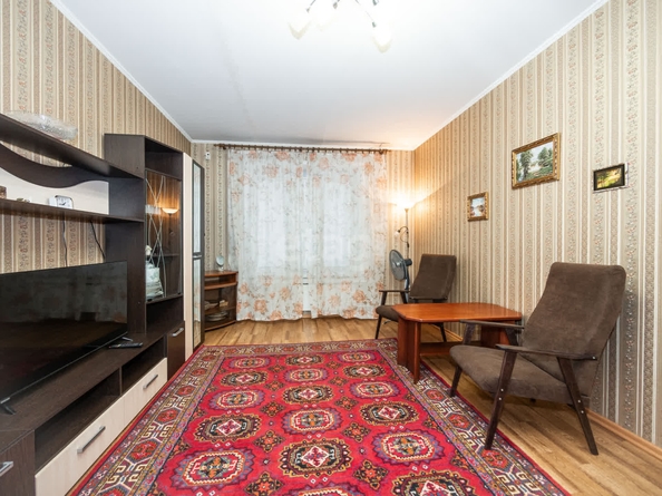 
   Продам 2-комнатную, 61.2 м², Адриена Лежена ул, 25

. Фото 2.