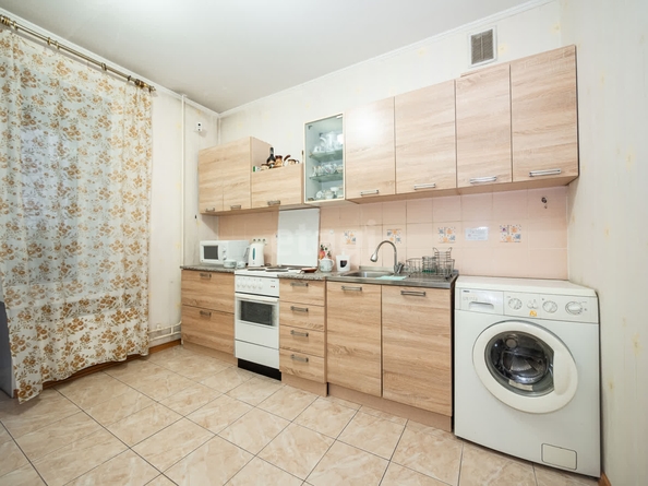 
   Продам 2-комнатную, 61.2 м², Адриена Лежена ул, 25

. Фото 16.