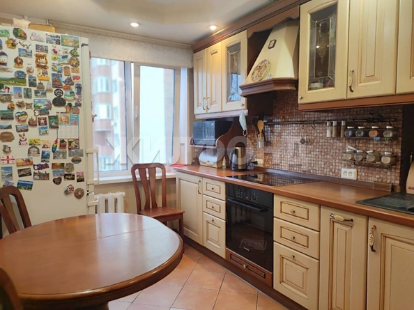 
   Продам 3-комнатную, 61 м², Танкистов ул, 3

. Фото 1.