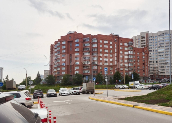 
  Продается 2-комн. квартира, 63.7 м², Семьи Шамшиных ул, д. 4
. Фото 9.