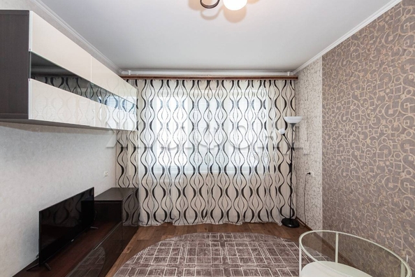 
   Продам 2-комнатную, 46.4 м², Доватора ул, 13

. Фото 1.