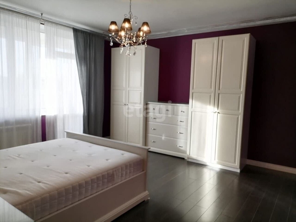 
   Продам 3-комнатную, 107.2 м², 6-й микрорайон, 15

. Фото 18.