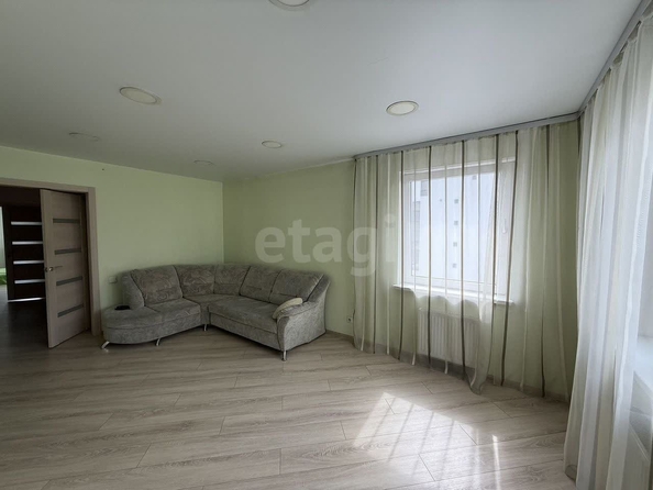 
  Продается 2-комн. квартира, 58.5 м², Большевистская ул, д. 108
. Фото 2.