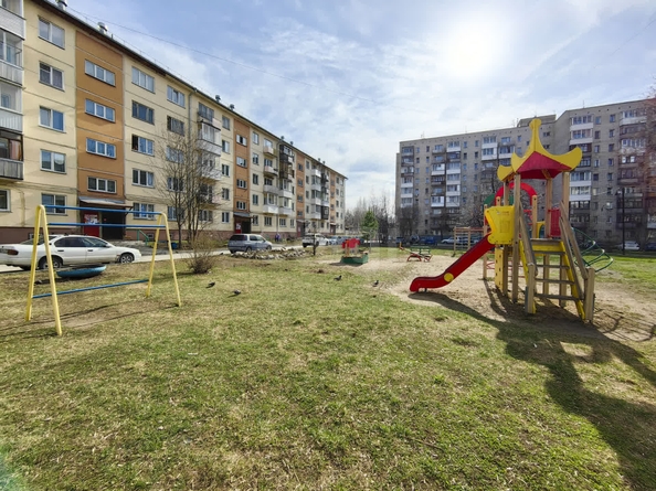 
   Продам 3-комнатную, 57.5 м², Макаренко ул, 15

. Фото 24.