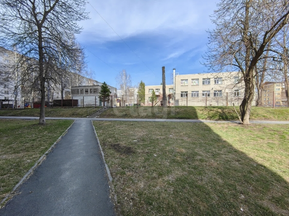 
   Продам 3-комнатную, 57.5 м², Макаренко ул, 15

. Фото 25.