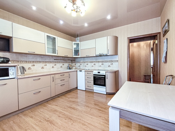 
   Продам 2-комнатную, 58 м², Грибоедова ул, 119

. Фото 7.